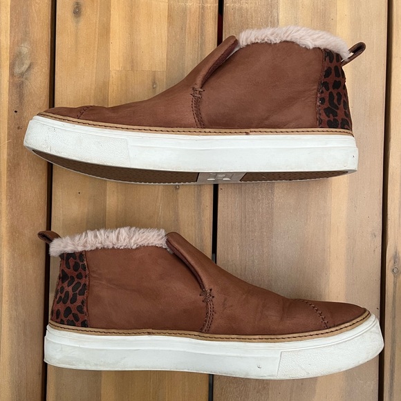 TOMS Paxton Slip-on Sneaker with Leopard Print Detail on Back - Picture 9 of 10